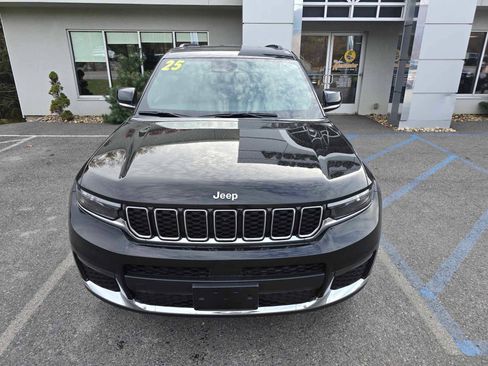 Used 2025 Jeep Grand Cherokee L Limited image 9