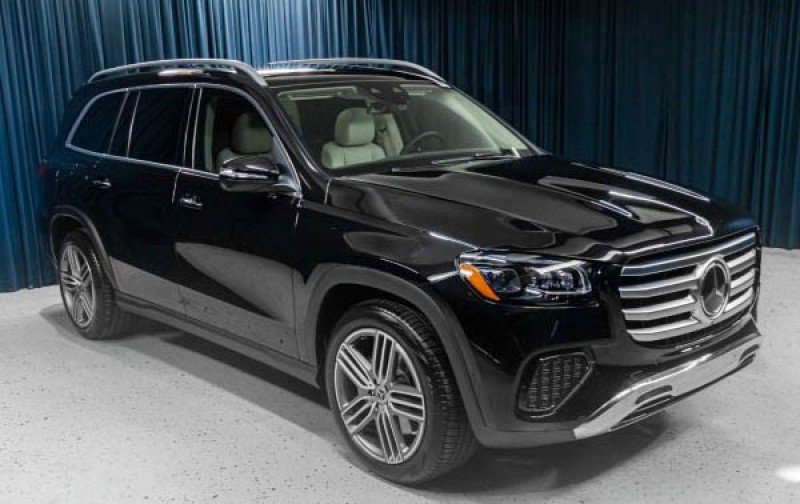 Certified 2026 Mercedes-Benz GLS 450 4MATIC image 3