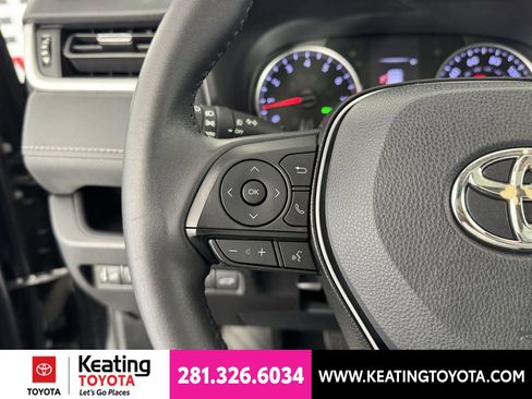 Certified 2020 Toyota RAV4 XLE Premium FWD image 29