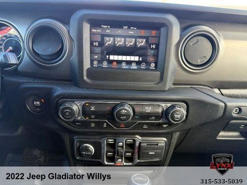 Used 2022 Jeep Gladiator Willys image 12