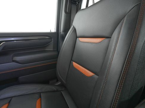 Used 2025 GMC Sierra 2500 AT4 w/ AT4 Premium Plus Package AWD/4WD image 28