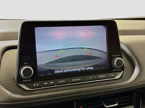 Used 2025 Nissan Rogue SV image 22