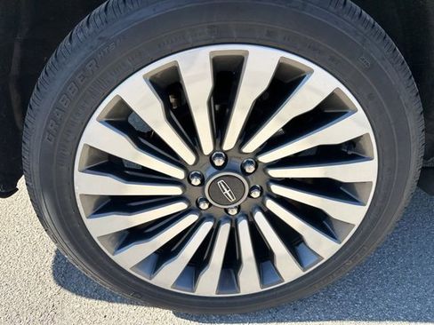 Used 2023 Lincoln Navigator L Reserve image 6
