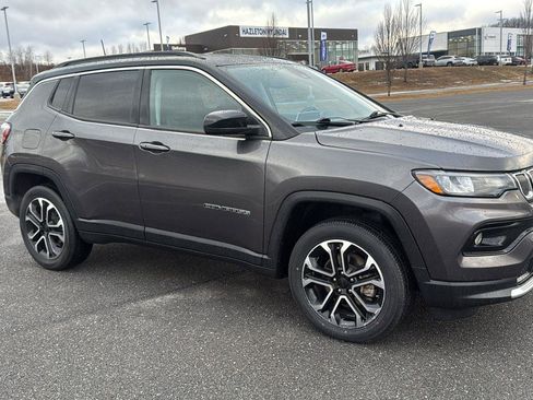 Used 2022 Jeep Compass Limited image 2