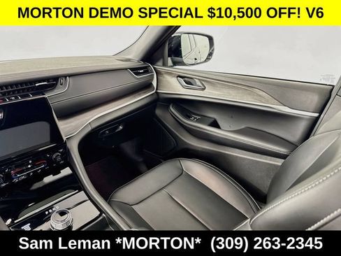 New 2025 Jeep Grand Cherokee Limited w/ Black Appearance Package AWD/4WD image 24