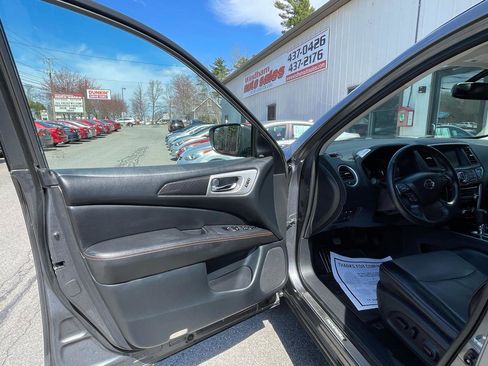 Used 2019 Nissan Pathfinder SL w/ Rock Creek Edition AWD/4WD image 13