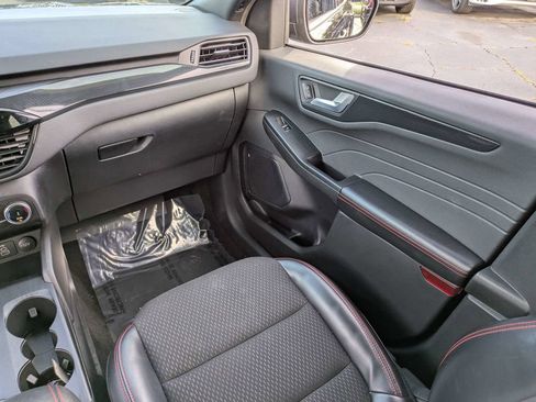 Used 2025 Ford Escape ST-Line FWD image 17
