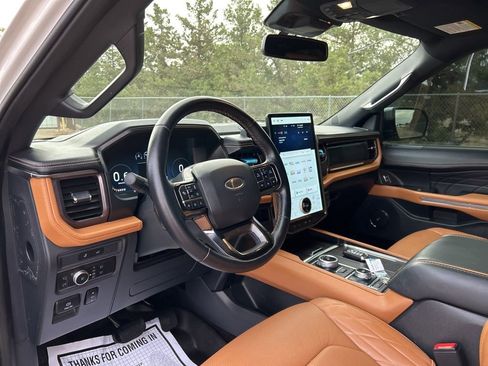 Used 2022 Ford Expedition Max Platinum AWD/4WD image 15