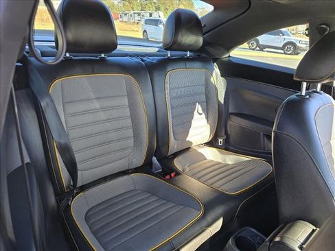 Used 2018 Volkswagen Beetle 2.0T Dune image 13