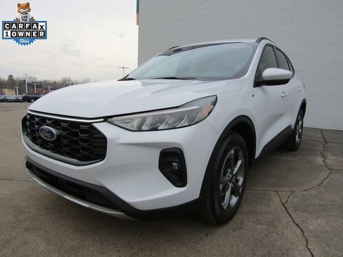 Used 2025 Ford Escape ST-Line Select w/ Tech Pack #1 AWD/4WD image 2