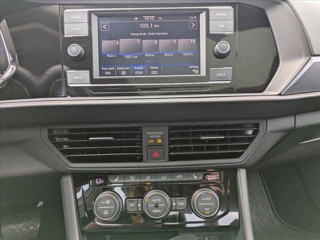 Used 2023 Volkswagen Jetta SE FWD image 13