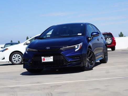 Used 2024 Toyota Corolla SE w/ SE Premium Package FWD image 4