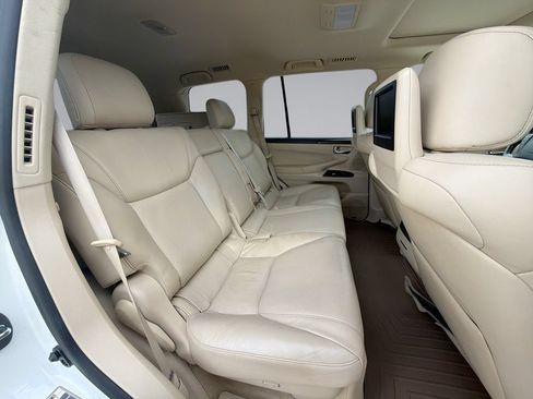 Used 2015 Lexus LX 570 4WD image 17