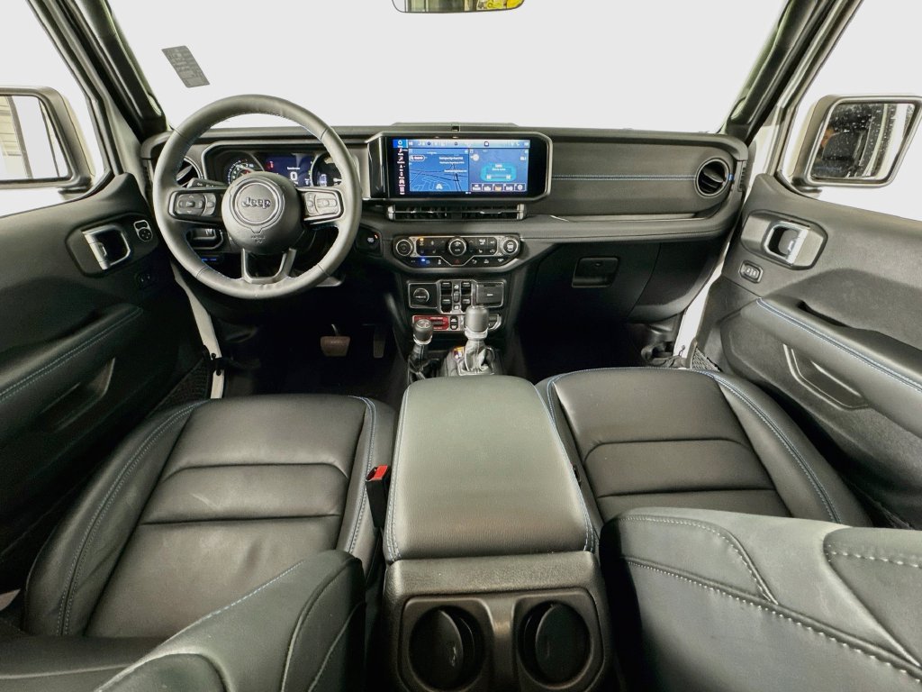 Used 2024 Jeep Wrangler Unlimited Rubicon 4xe AWD/4WD image 31