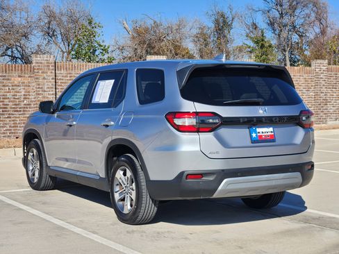 Certified 2025 Honda Pilot EX-L image 8