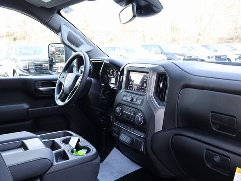 New 2026 Chevrolet Silverado 3500 W/T image 41