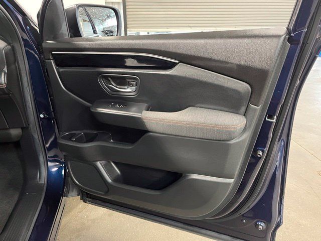 Used 2025 Honda Pilot Sport image 13