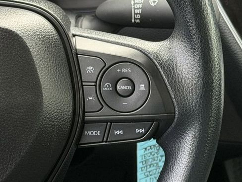 Used 2025 Toyota Corolla LE FWD image 15