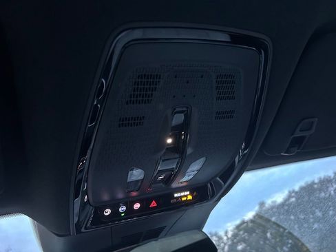 Used 2024 Cadillac Lyriq Luxury image 30