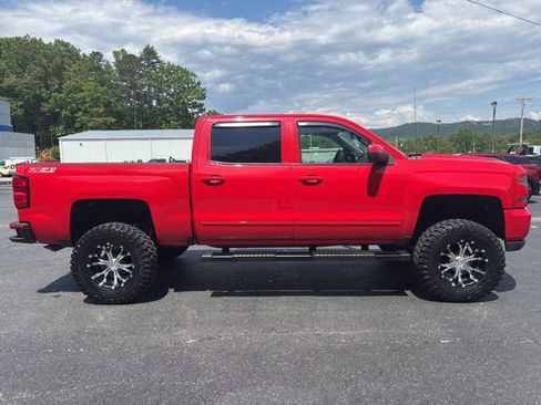 Used 2017 Chevrolet Silverado 1500 LT w/ All Star Edition AWD/4WD image 3