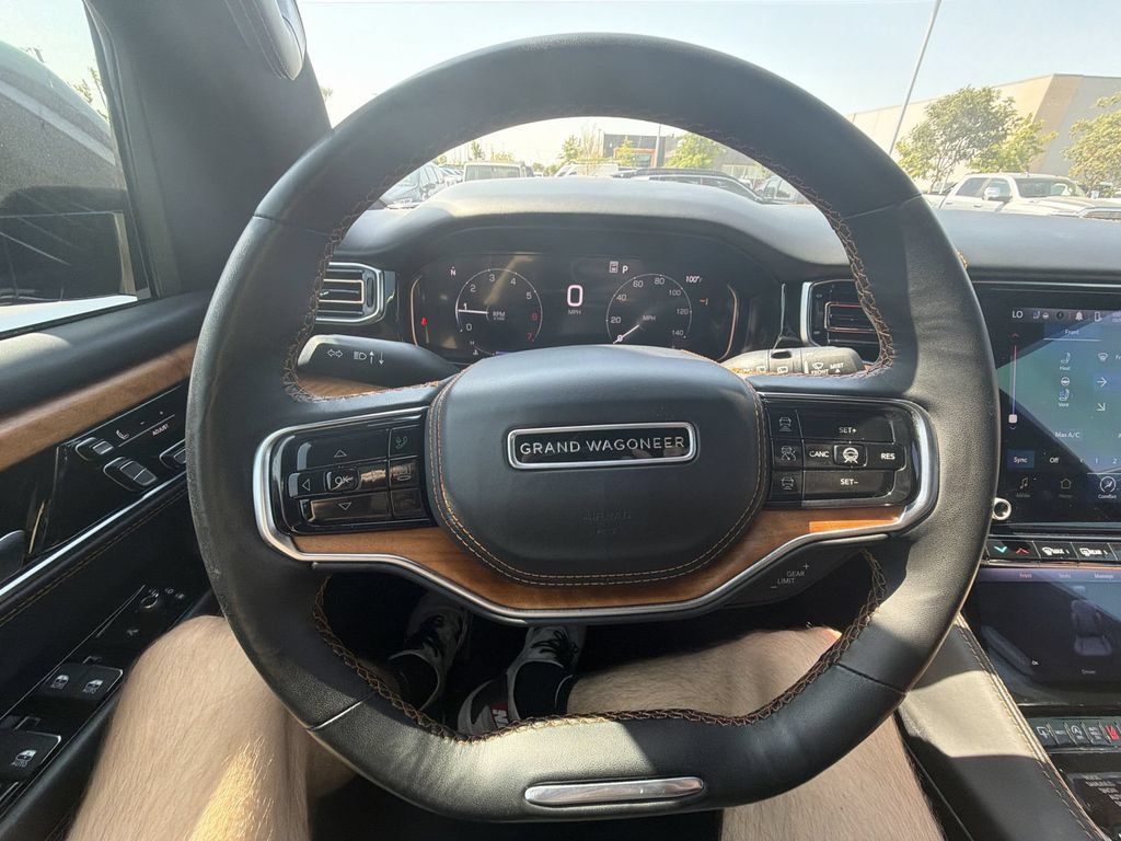 Used 2024 Jeep Grand Wagoneer L Series III AWD/4WD image 6