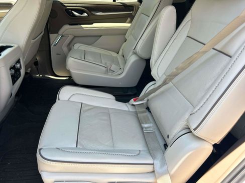 Used 2023 GMC Yukon Denali w/ Advanced Technology Package AWD/4WD image 29