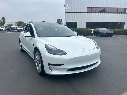 Used 2022 Tesla Model 3 RWD image 2