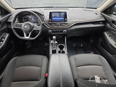 Used 2024 Nissan Altima 2.5 SV image 17