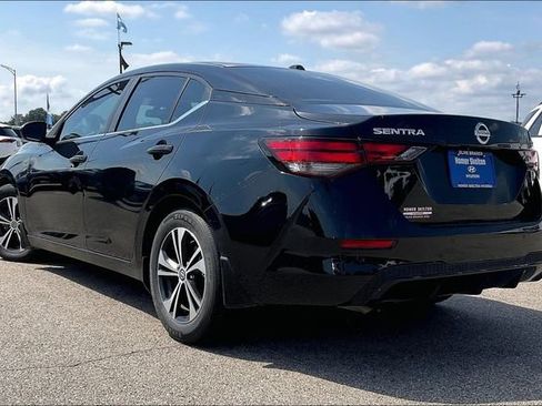 Used 2022 Nissan Sentra SV FWD image 4