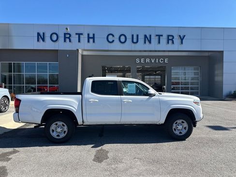 Used 2021 Toyota Tacoma SR image 1
