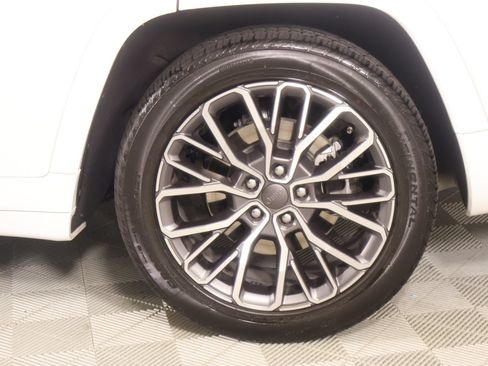 Used 2025 Jeep Grand Cherokee L Summit AWD/4WD image 22
