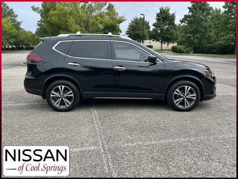 Used 2019 Nissan Rogue SV w/ Premium Package FWD image 8