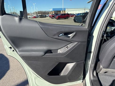 Used 2025 Chevrolet Equinox LT w/ Convenience Package II image 31