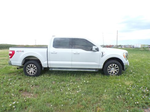 Used 2021 Ford F150 Lariat w/ Max Trailer Tow Package AWD/4WD image 3