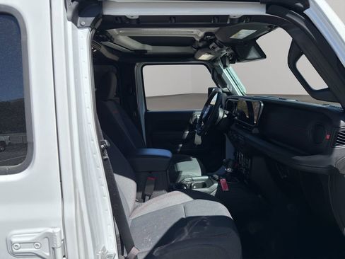 Used 2024 Jeep Wrangler Unlimited Rubicon w/ Dual Top Group image 15