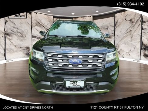 Used 2016 Ford Explorer XLT w/ Equipment Group 202A AWD/4WD image 2