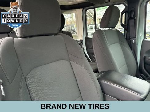 Used 2023 Jeep Wrangler Unlimited w/ Cold Weather Group image 29