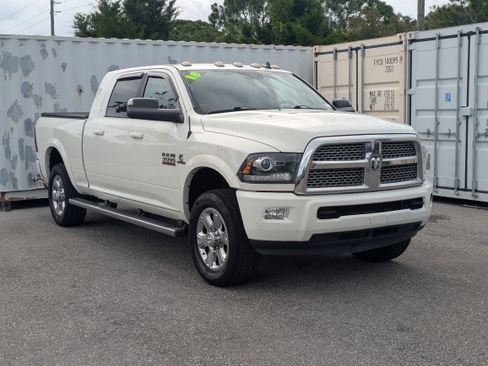 Used 2018 RAM 3500 Laramie w/ Sport Appearance Group AWD/4WD image 3