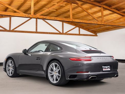 Used 2019 Porsche 911 Carrera image 2