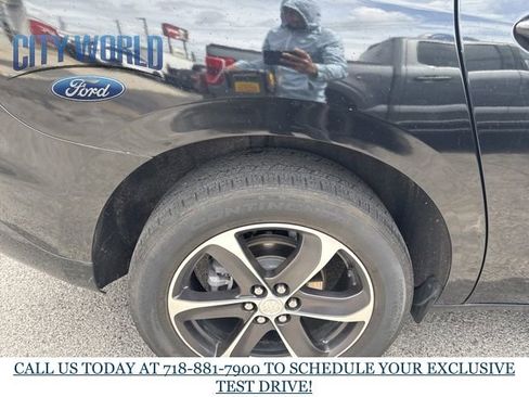 Used 2021 Buick Enclave Essence w/ Sport Touring Edition image 5