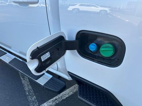 Used 2024 GMC Sierra 3500 SLE w/ SLE Value Package image 36