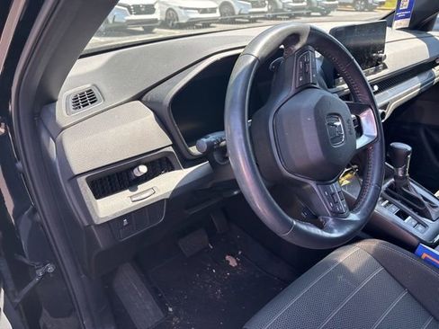 Used 2023 Honda CR-V Sport image 8
