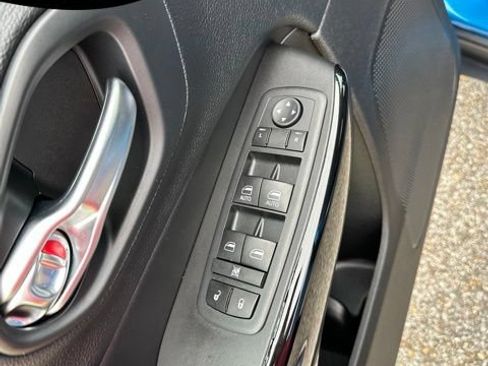 Used 2020 Jeep Cherokee Latitude Plus FWD image 14