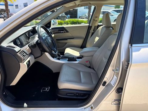 Used 2017 Honda Accord EX-L image 15