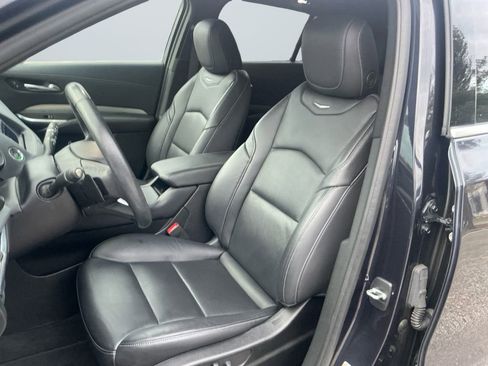 Used 2022 Cadillac XT4 Premium Luxury w/ Enhanced Visibility Package image 9