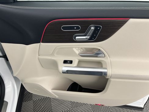 New 2026 Mercedes-Benz GLB 250 4MATIC image 26