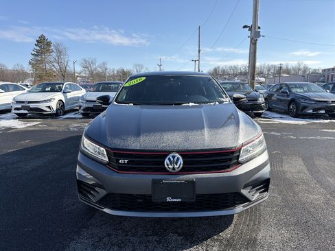 Used 2018 Volkswagen Passat 3.6 image 2