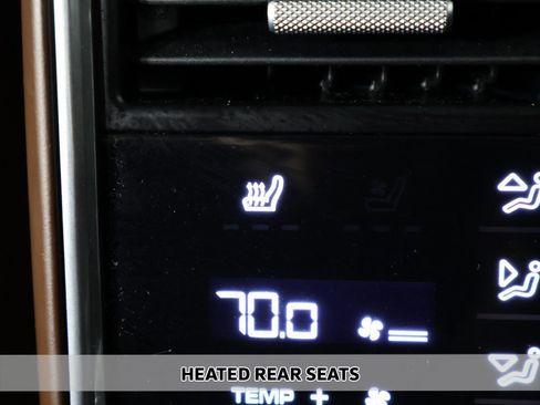 Used 2023 Porsche Cayenne Platinum Edition image 8