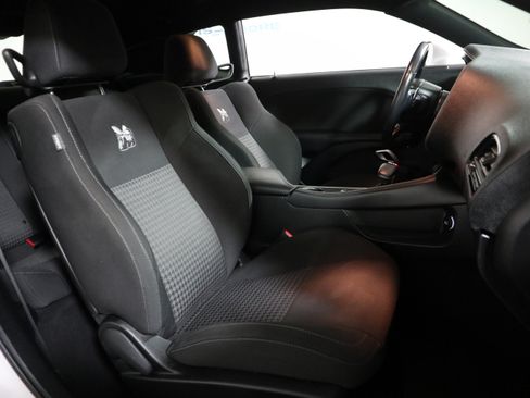 Used 2019 Dodge Challenger R/T Scat Pack RWD image 18