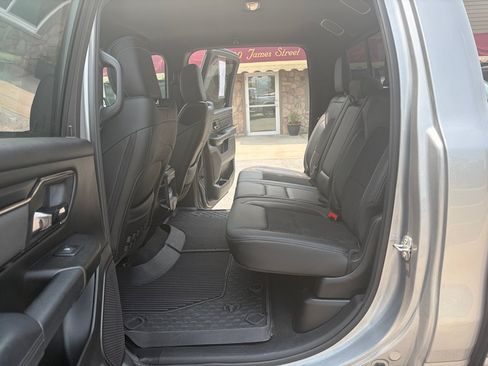 Used 2024 RAM 1500 Big Horn AWD/4WD image 28